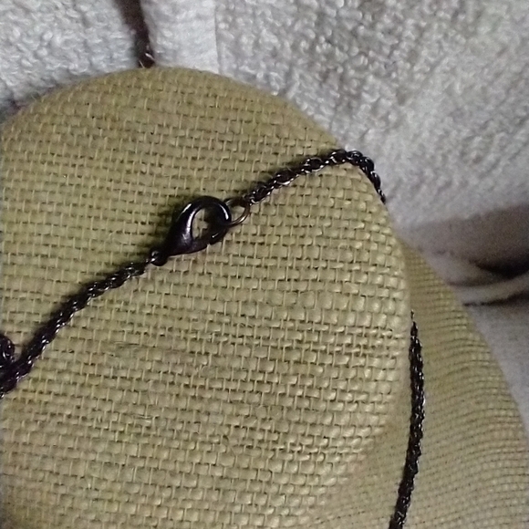 Black crystal chain necklace floral flower 🌷🌹 - Picture 3 of 4